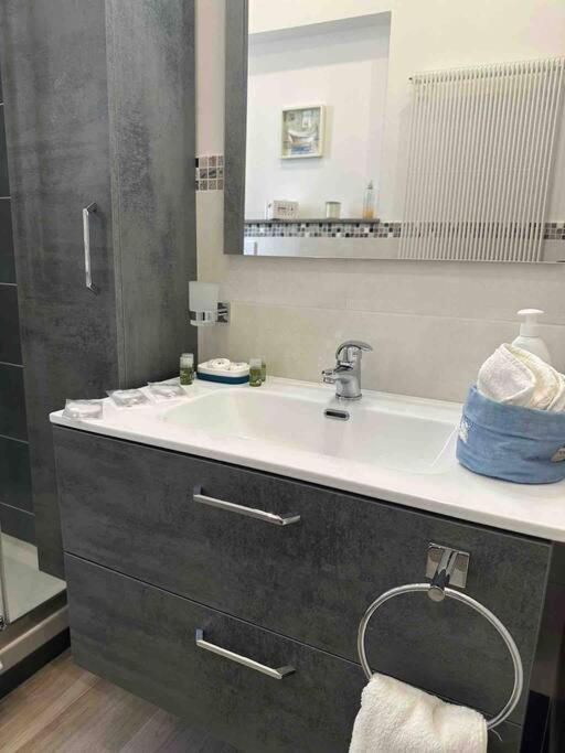 Family Flat Near Metro A * Roma